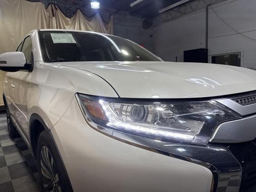 2020 Mitsubishi Outlander SE