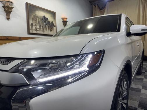 2020 Mitsubishi Outlander SE