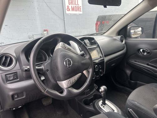 2017 Nissan Versa 1.6 SV