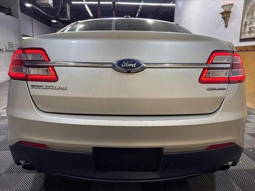 2018 Ford Taurus SE
