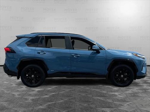 2022 Toyota RAV4 Hybrid SE
