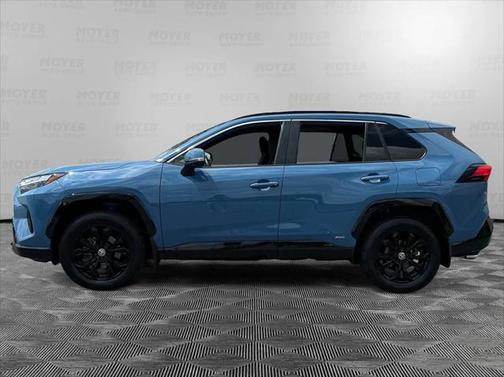 2022 Toyota RAV4 Hybrid SE