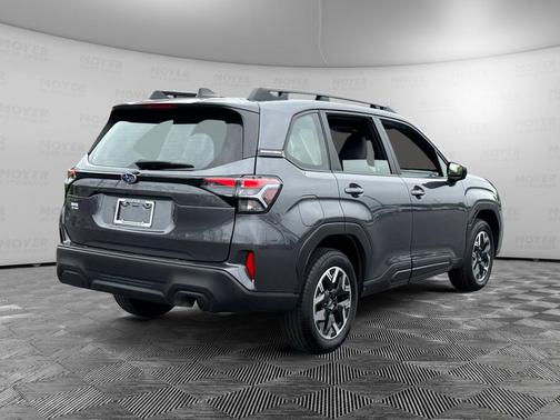 Magnetite Gray Metallic 2026 Subaru Forester Base
