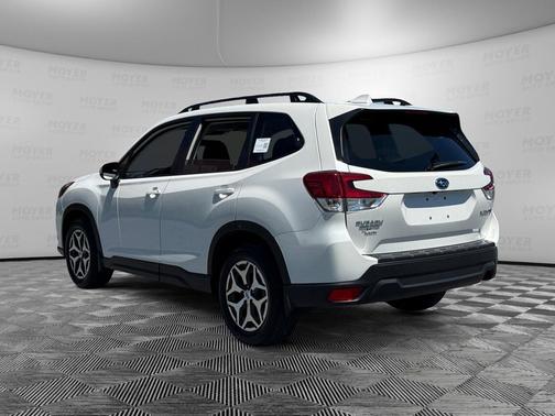 Crystal White Pearl 2023 Subaru Forester Premium