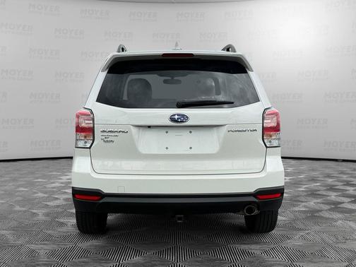 Crystal White Pearl 2018 Subaru Forester 2.5i Limited