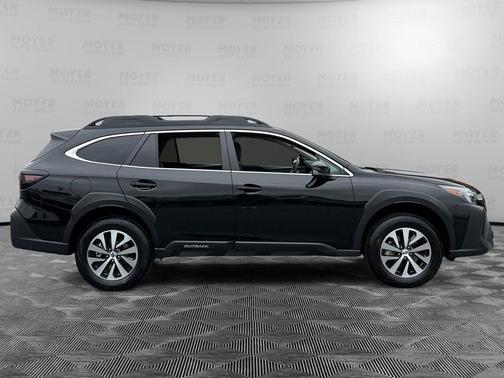 Crystal Black Silica 2025 Subaru Outback Premium