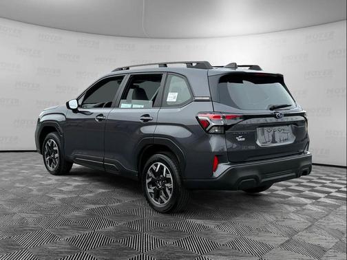 2025 Subaru Forester Base