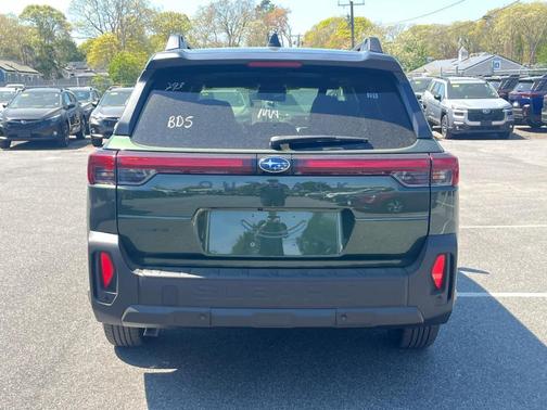 Deep Emerald Green 2026 Subaru Outback Premium