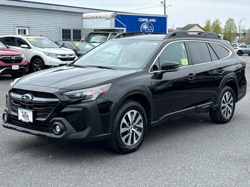 Crystal Black Silica 2025 Subaru Outback Premium