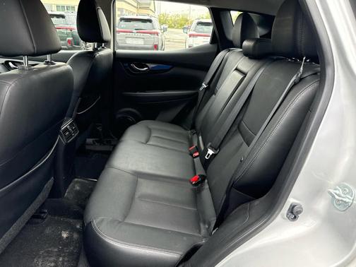 Brilliant Silver 2017 Nissan Rogue Sport SL