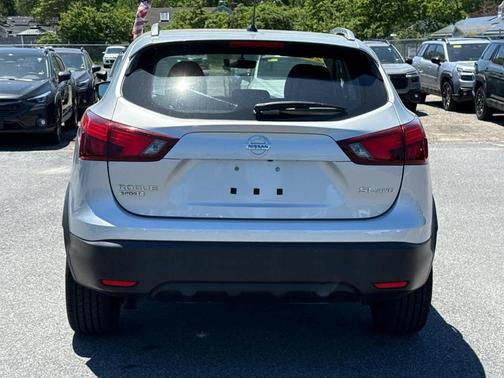 Brilliant Silver 2017 Nissan Rogue Sport SL