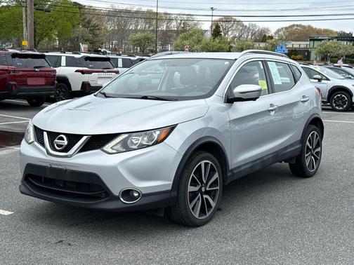 Brilliant Silver 2017 Nissan Rogue Sport SL