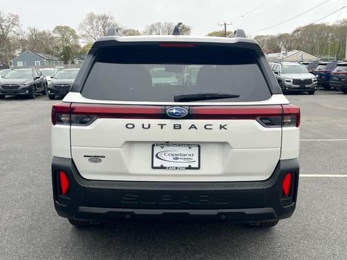 Crystal White Pearl 2026 Subaru Outback Limited XT