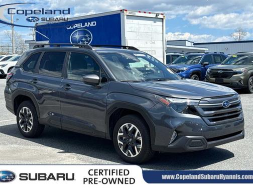 Magnetite Gray Metallic 2025 Subaru Forester Premium
