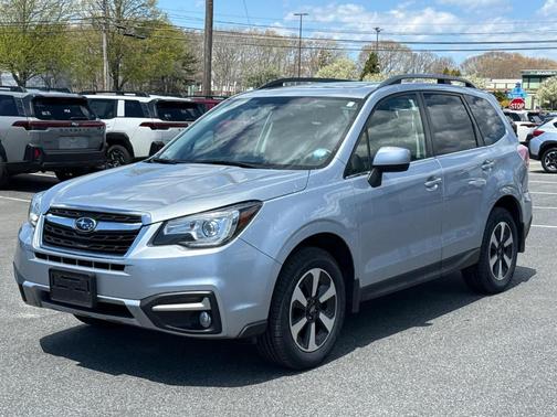 Ice Silver Metallic 2017 Subaru Forester 2.5i Limited
