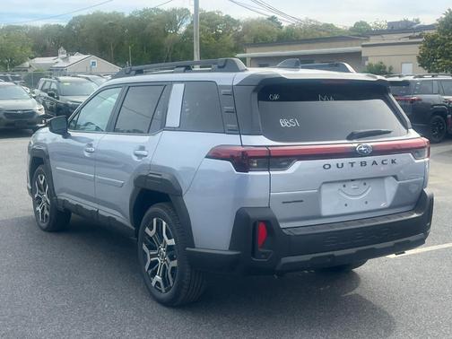 Ice Silver Metallic 2026 Subaru Outback Touring XT