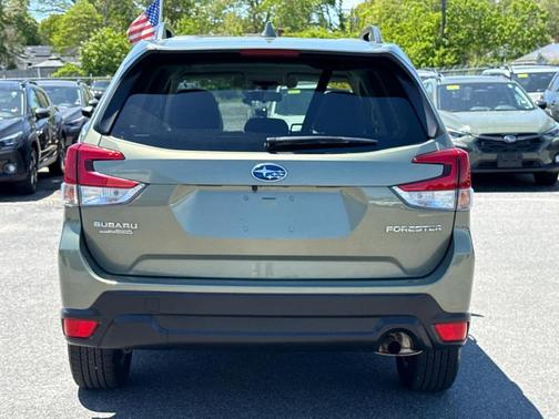 Jasper Green Metallic 2021 Subaru Forester Premium