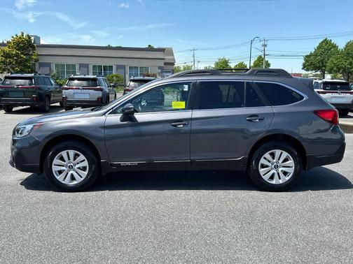 Magnetite Gray Metallic 2018 Subaru Outback 2.5i Premium