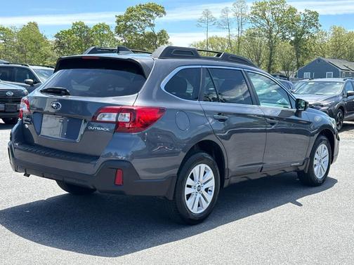 Magnetite Gray Metallic 2018 Subaru Outback 2.5i Premium