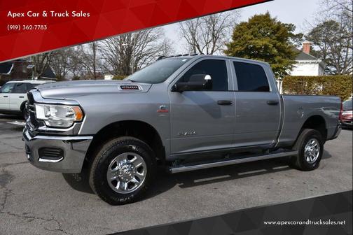 2022 RAM 2500 Tradesman Crew Cab 4x4 6'4' Box