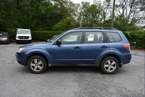 Blue 2011 Subaru Forester 2.5 X