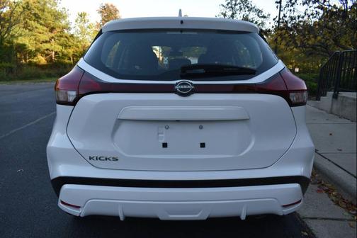 2022 Nissan Kicks S