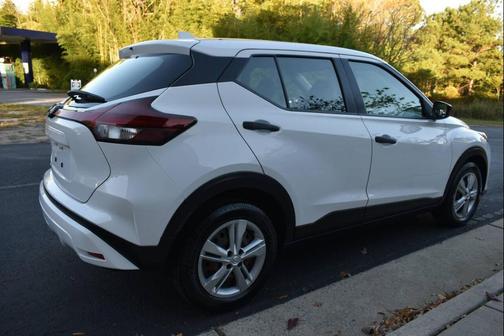 2022 Nissan Kicks S
