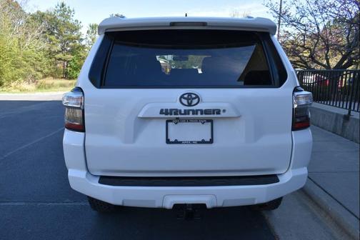 Super White 2018 Toyota 4Runner SR5