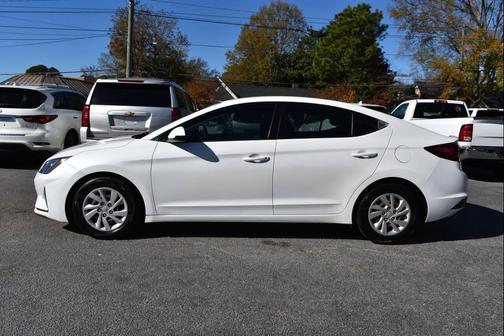 2020 Hyundai ELANTRA SE