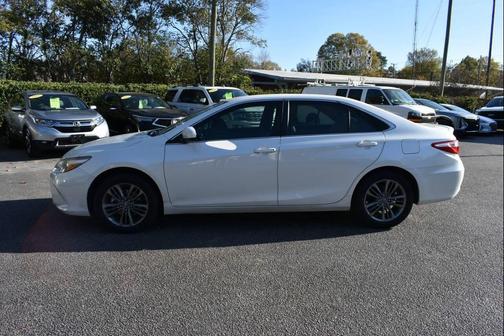 2016 Toyota Camry SE