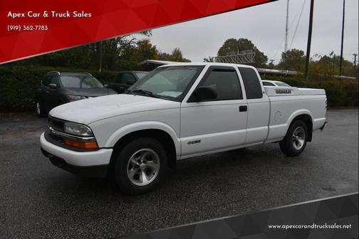 2002 Chevrolet S-10 Base