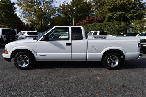 2002 Chevrolet S-10 Base