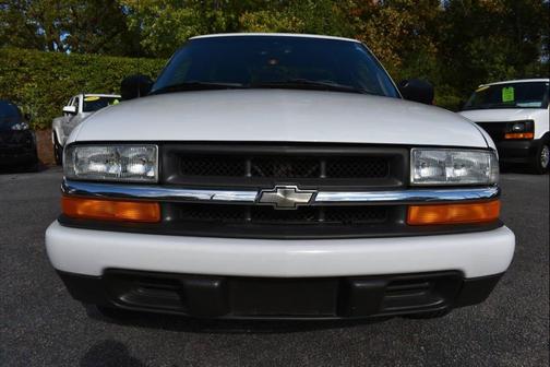 2002 Chevrolet S-10 Base