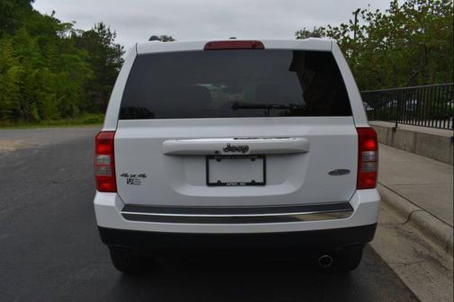 Bright White Clearcoat 2016 Jeep Patriot High Altitude