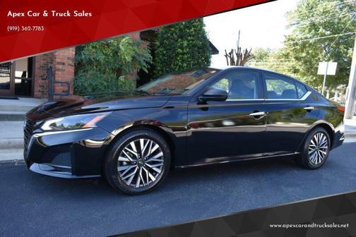 Super Black 2024 Nissan Altima 2.5 SV