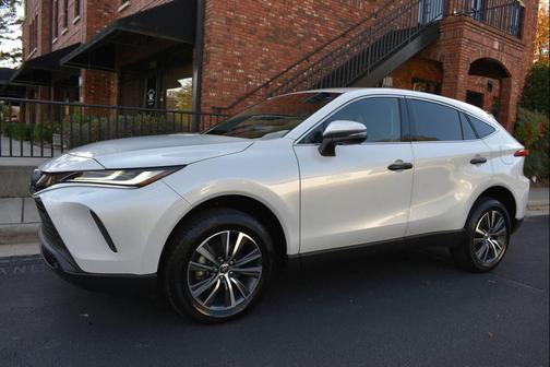 2023 Toyota Venza LE