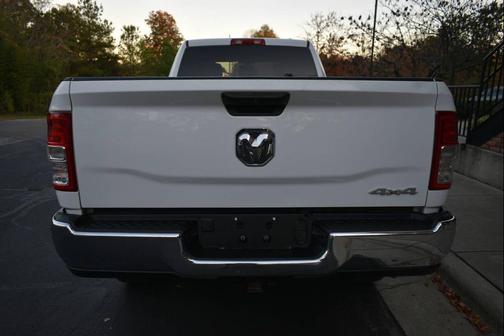 2022 RAM 2500 Tradesman Crew Cab 4x4 8' Box