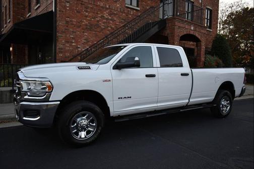 2022 RAM 2500 Tradesman Crew Cab 4x4 8' Box