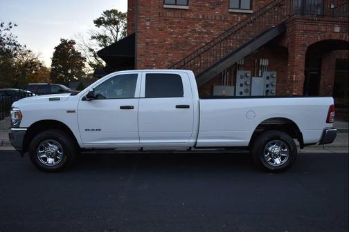 2022 RAM 2500 Tradesman Crew Cab 4x4 8' Box
