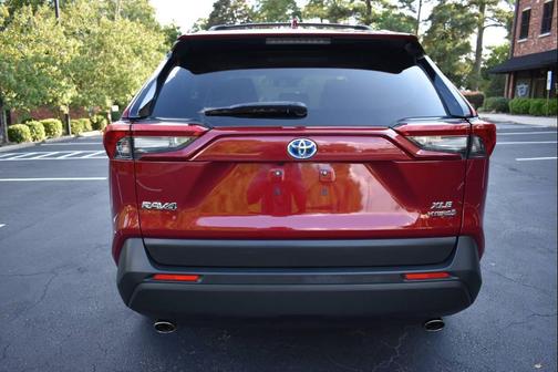 2020 Toyota RAV4 Hybrid XLE