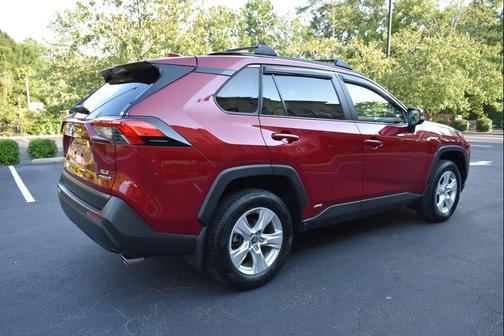 2020 Toyota RAV4 Hybrid XLE