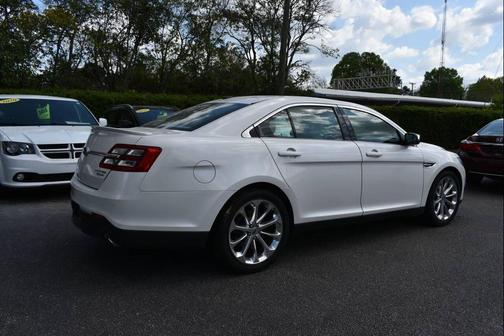 White 2015 Ford Taurus Limited 4dr Sedan