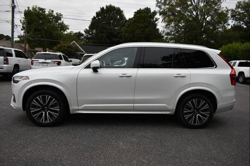 2020 Volvo XC90 T6 Momentum