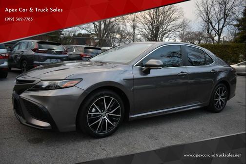 2022 Toyota Camry SE