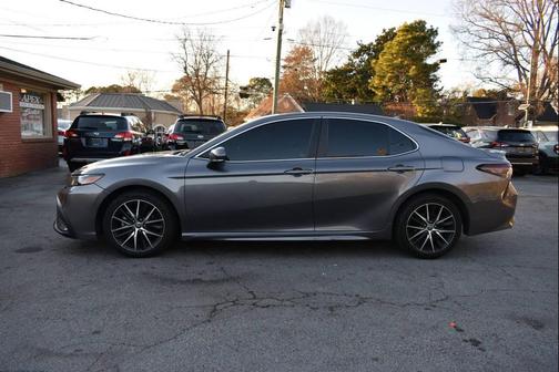 2022 Toyota Camry SE