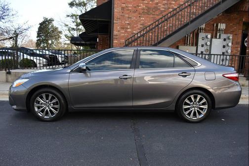 2016 Toyota Camry XLE