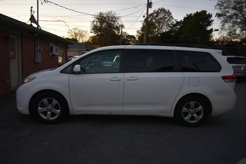 2011 Toyota Sienna LE