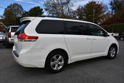 2011 Toyota Sienna LE