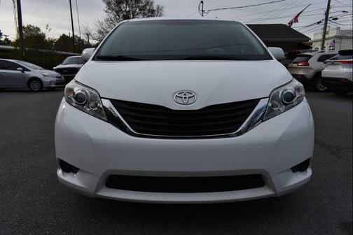 2011 Toyota Sienna LE