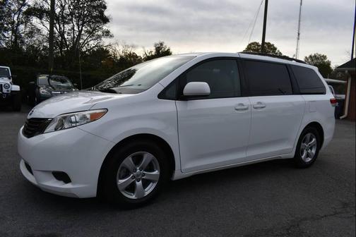 2011 Toyota Sienna LE